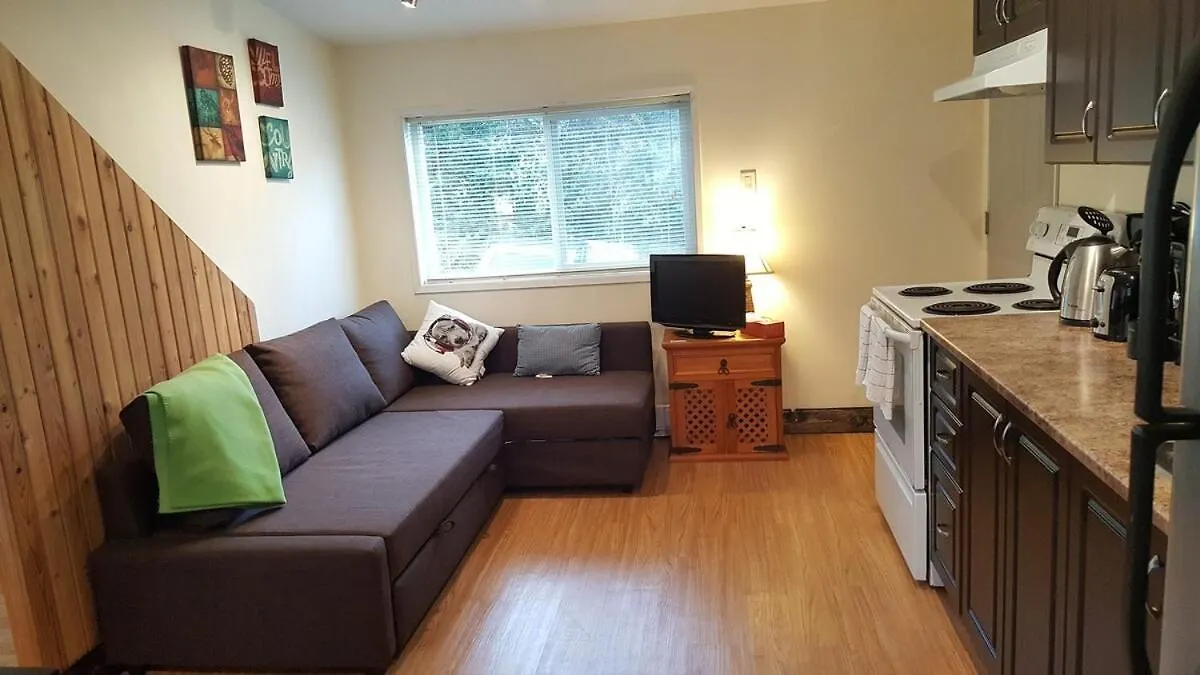 Apartment Cozy Quiet Suite With Private Hot Tub With Ocean Views Nanaimo